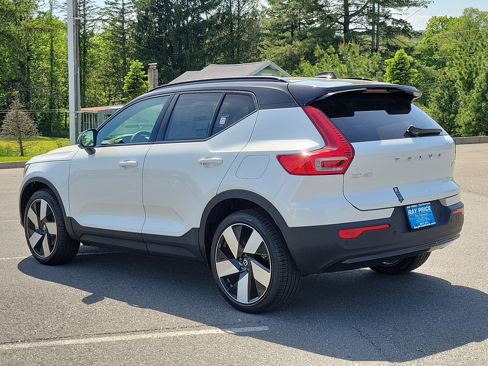 2024 Volvo XC40 Recharge Plus photo 3