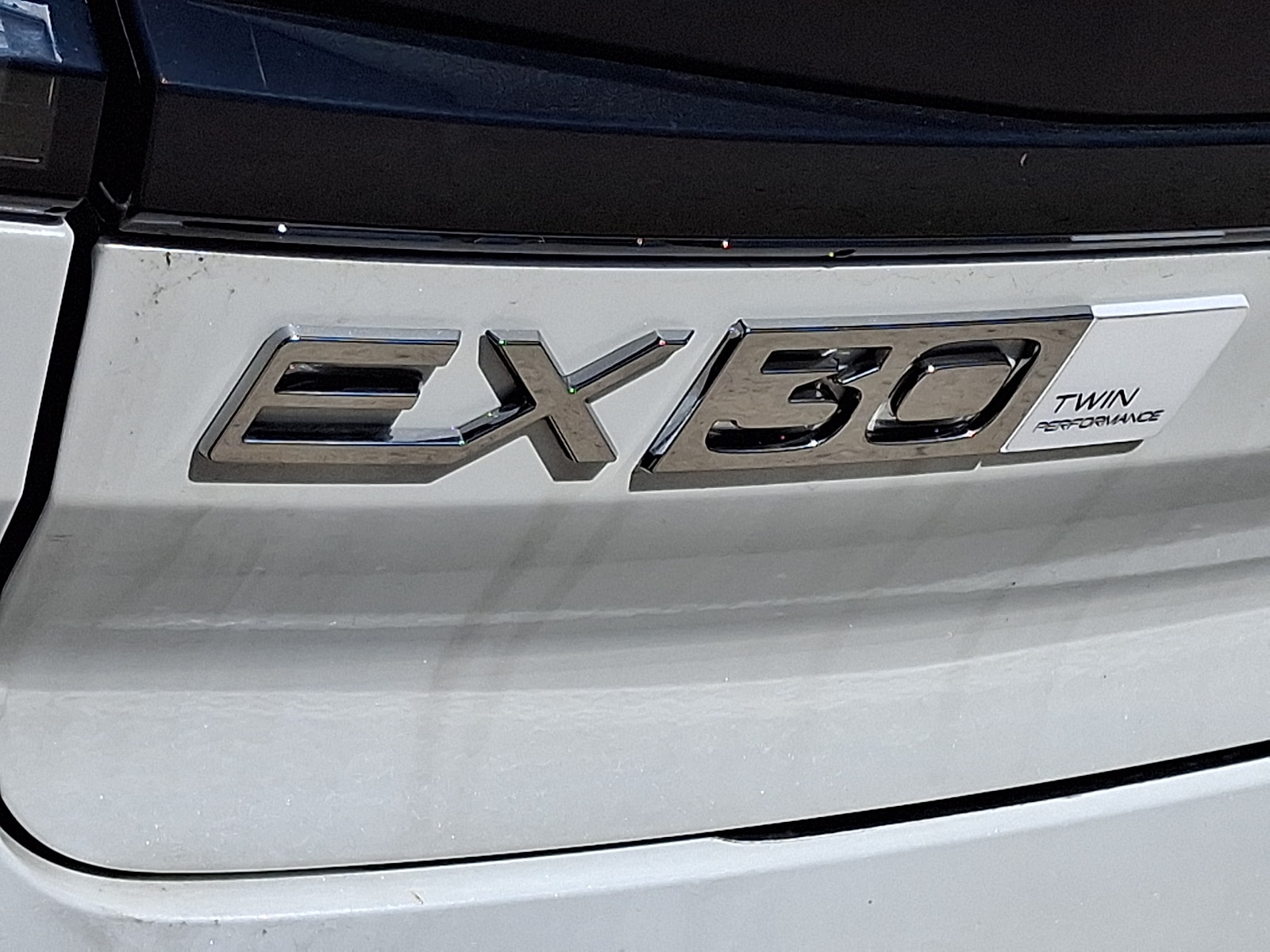 2026 Volvo EX30 Ultra - Photo 16