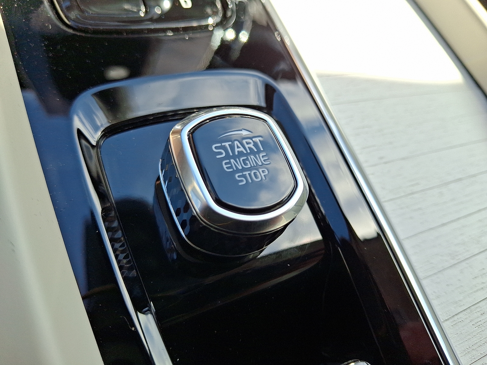 2026 Volvo XC60 Ultra - Photo 14