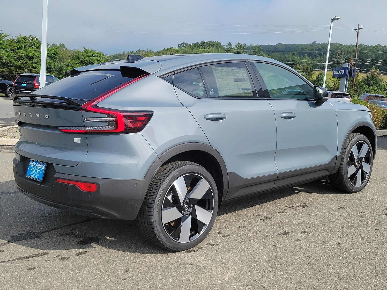 2023 Volvo C40 Recharge Ultimate photo 4