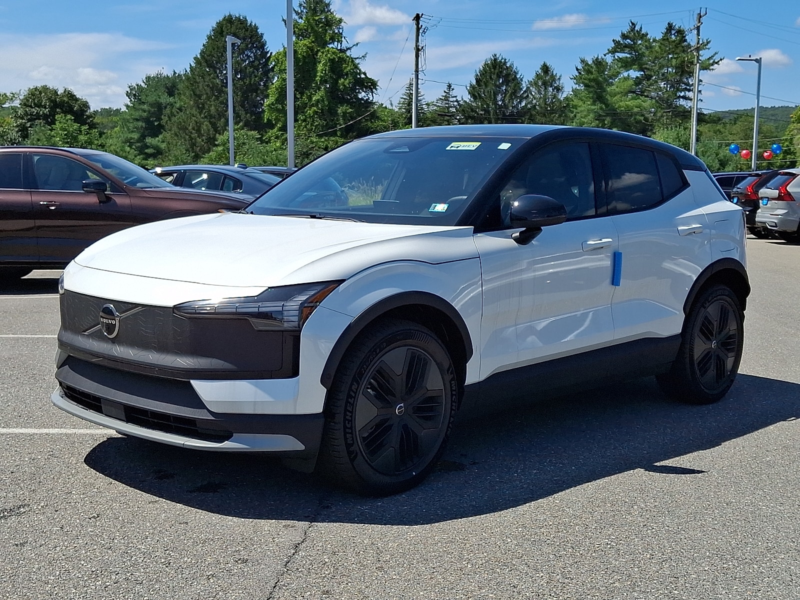 2026 Volvo EX30 Ultra - Photo 2