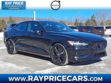 2024 Volvo S60 B5 Plus Black Edition Car