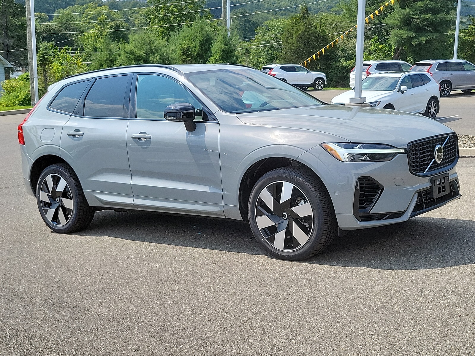 2025 Volvo XC60 plug-in hybrid T8 Plus