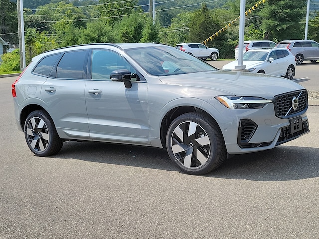 2025 Volvo XC60 plug-in hybrid T8 Plus SUV