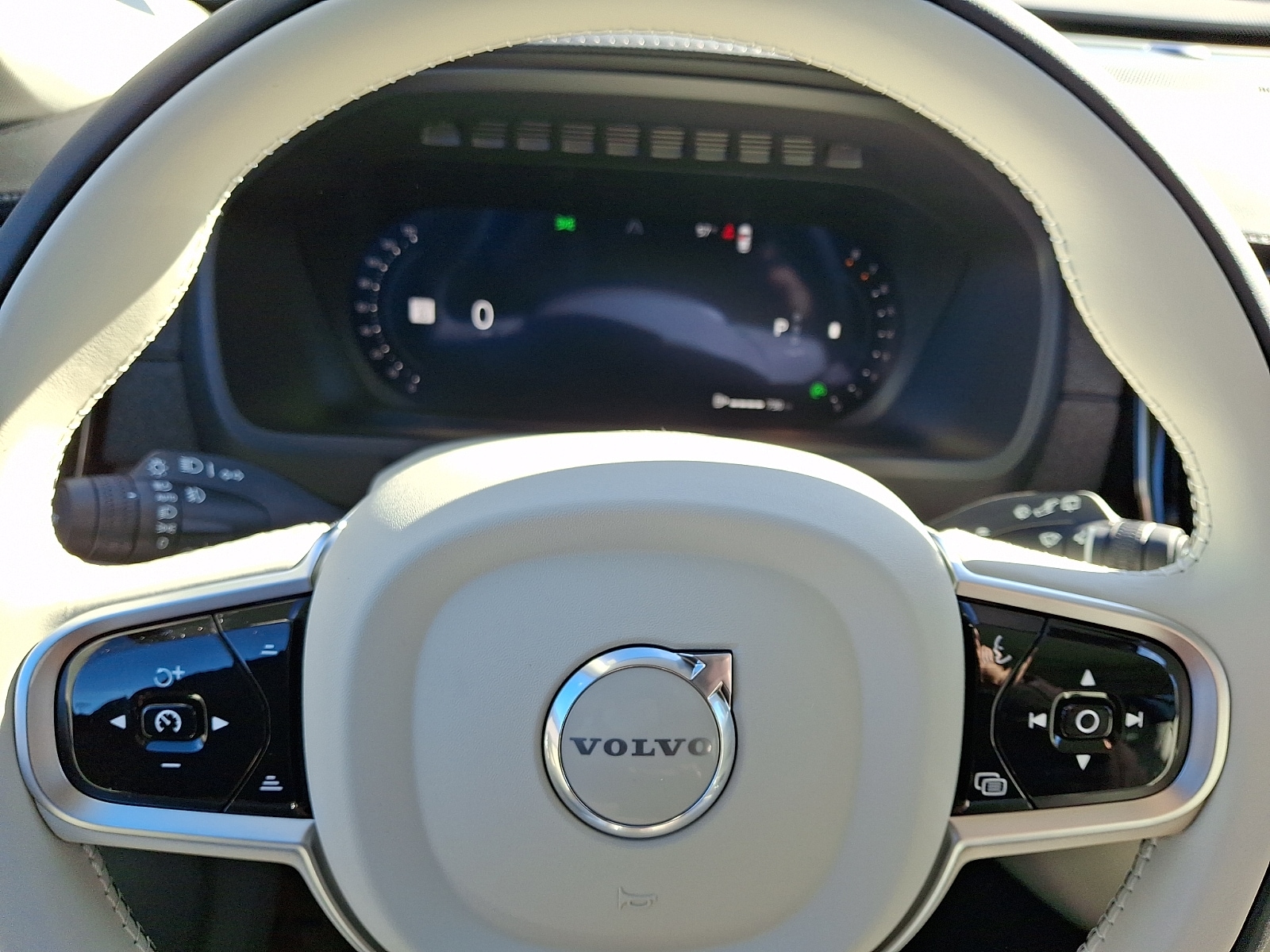 2026 Volvo XC90 Ultra - Photo 13