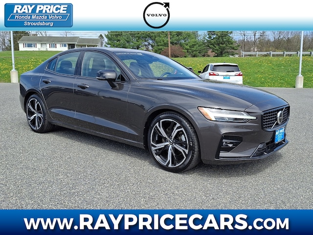 2025 Volvo S60 B5 Core Sedan