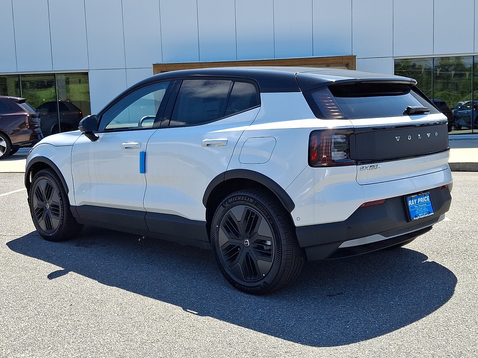 2026 Volvo EX30 Ultra - Photo 4