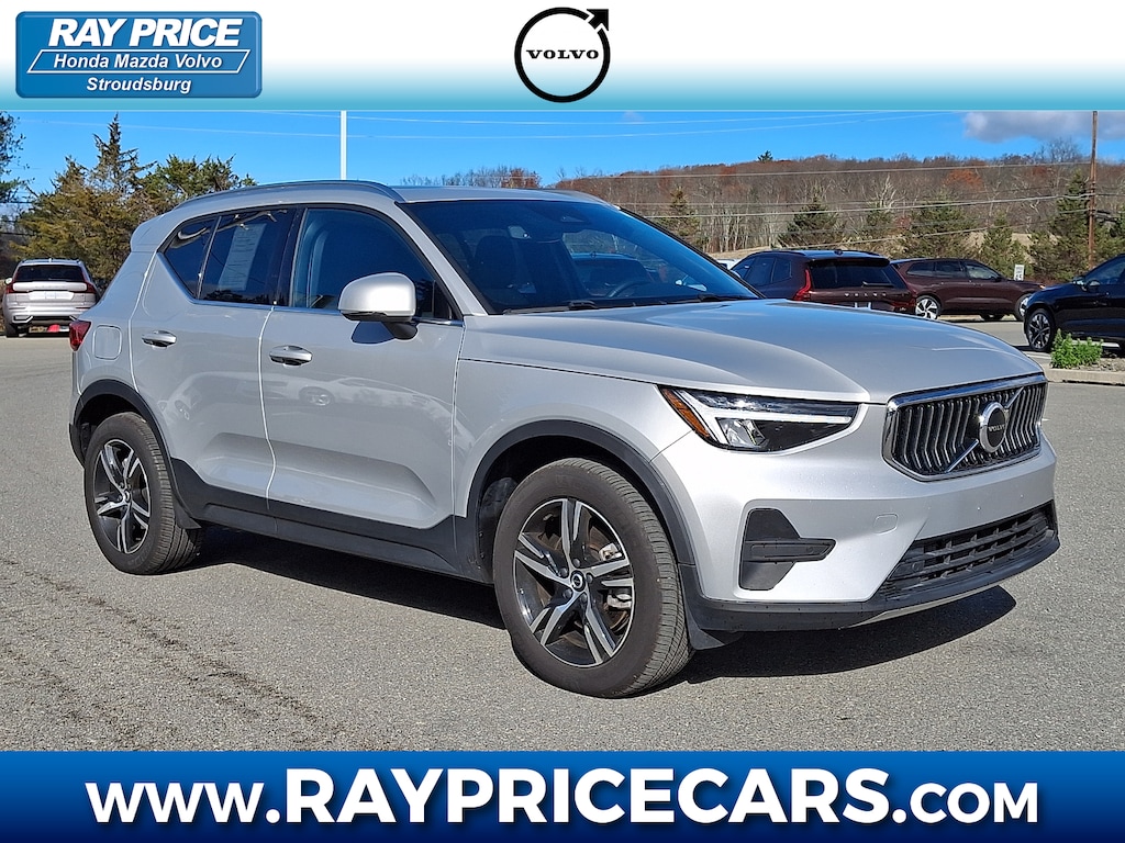 Certified 2025 Volvo XC40 B5 Core Bright Theme Sport Utility
