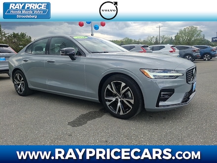 2024 Volvo S60 B5 Plus Dark Theme Sedan