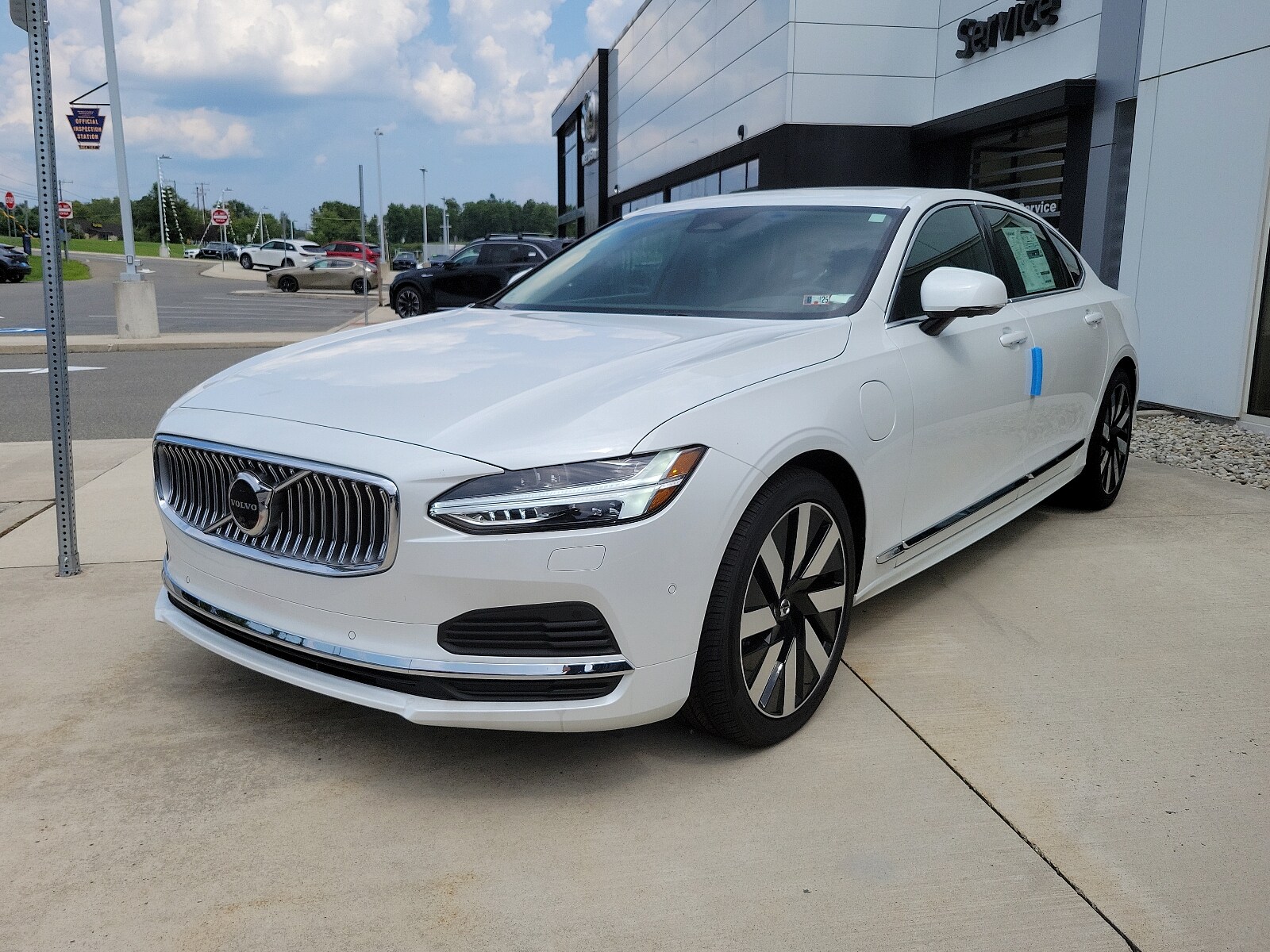 2024 Volvo S90 T8 Ultimate photo 2