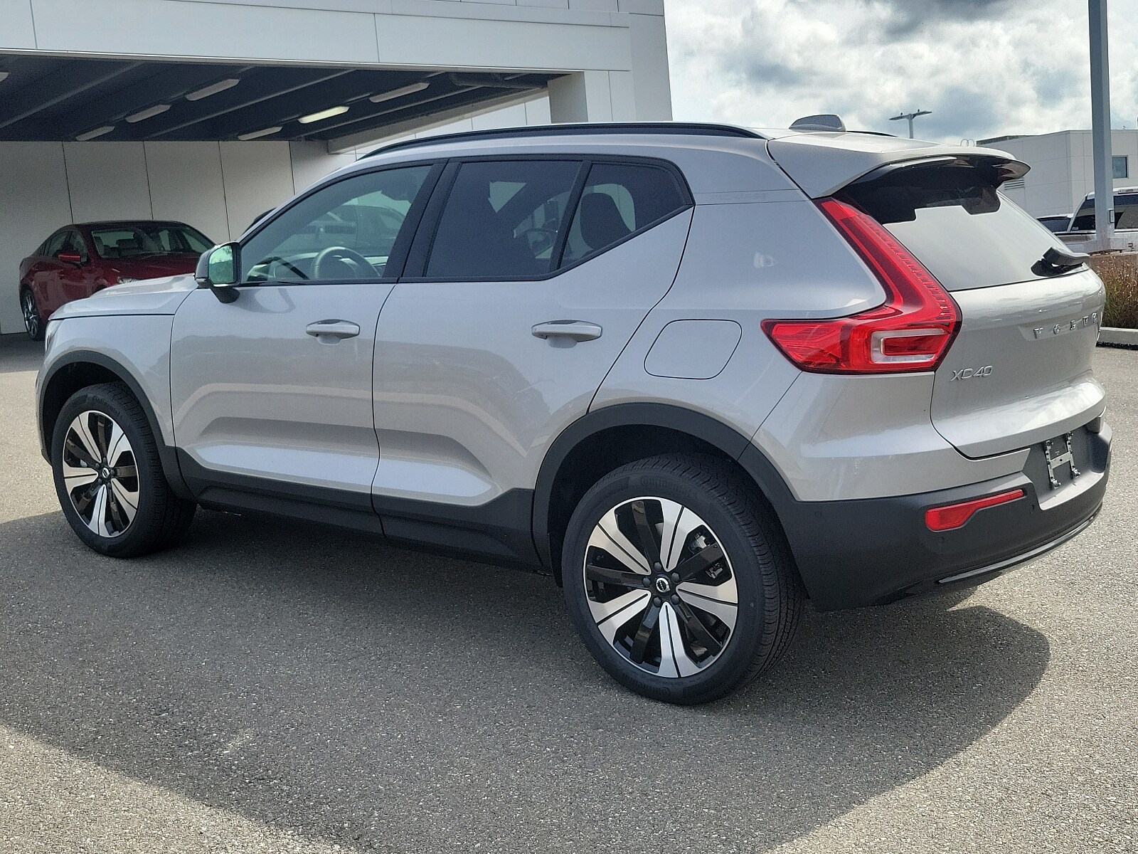 2023 Volvo XC40 Recharge Plus photo 3