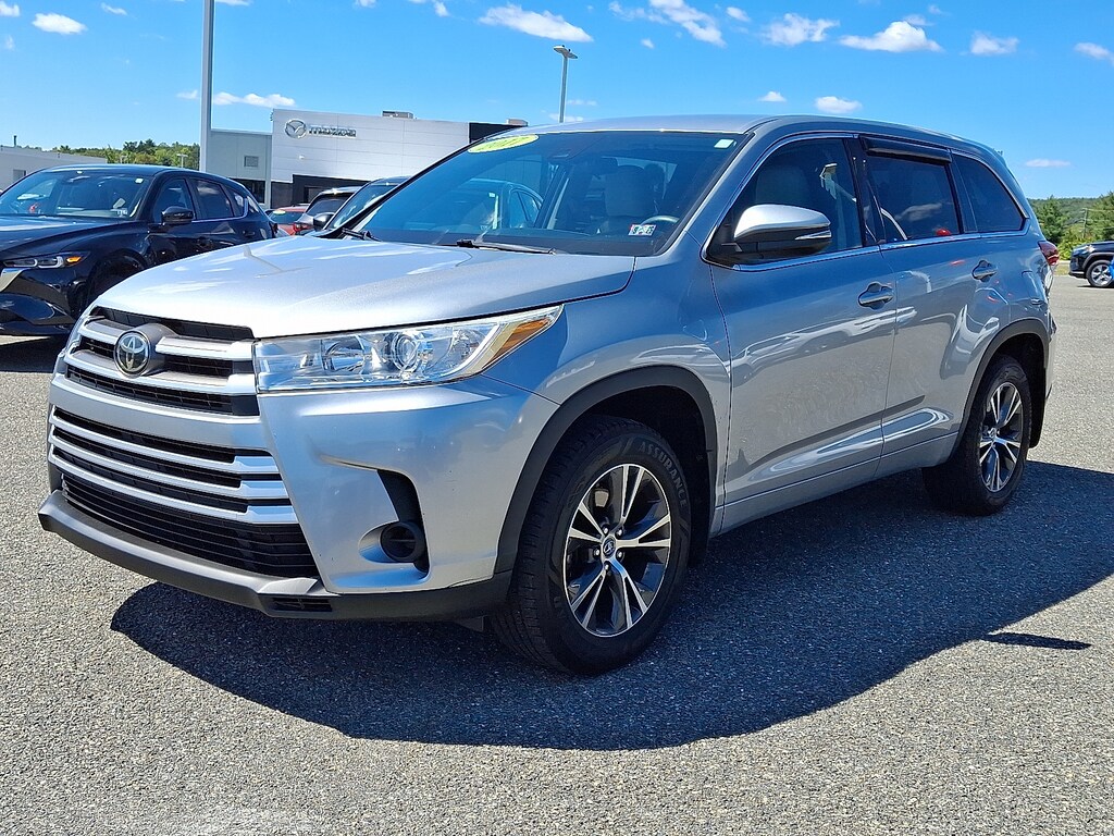 Used 2017 Toyota Highlander LE Sport Utility