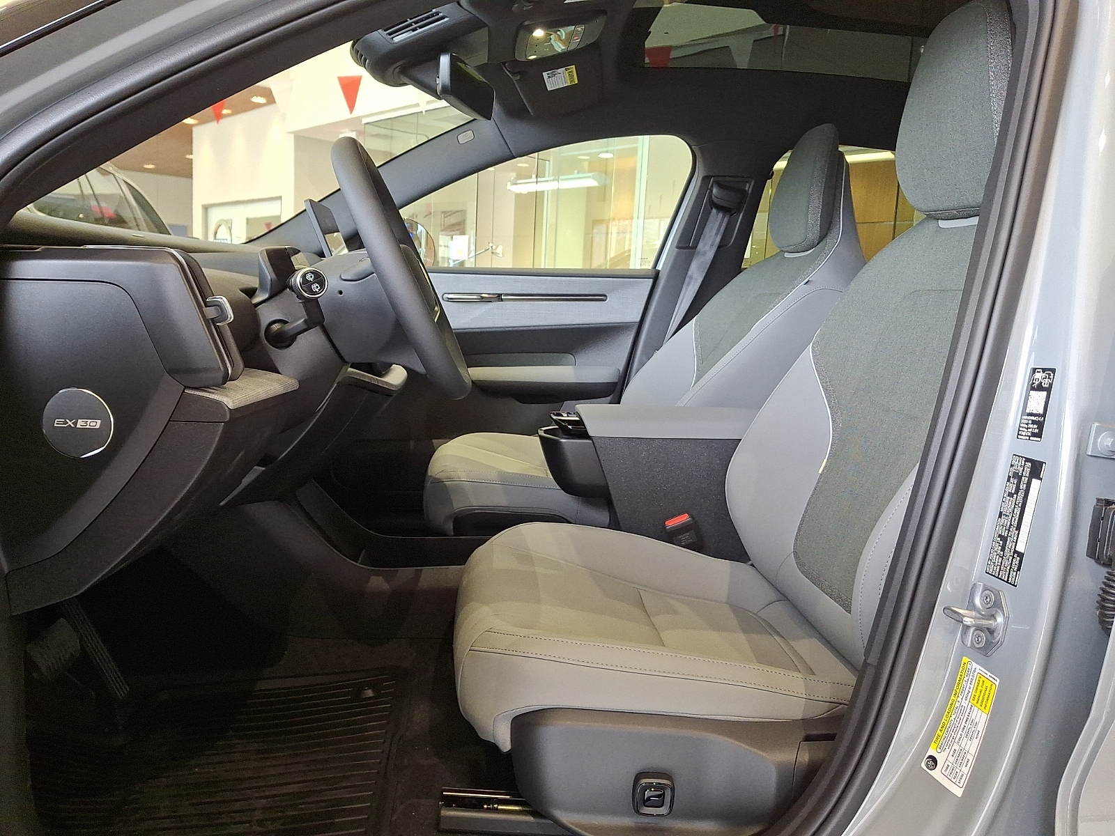 2026 Volvo EX30 Ultra - Photo 9