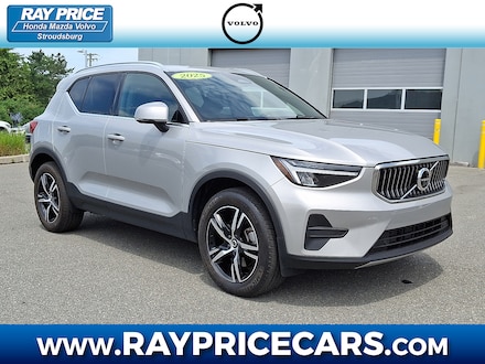 2025 Volvo XC40 B5 Core Bright Theme Sport Utility