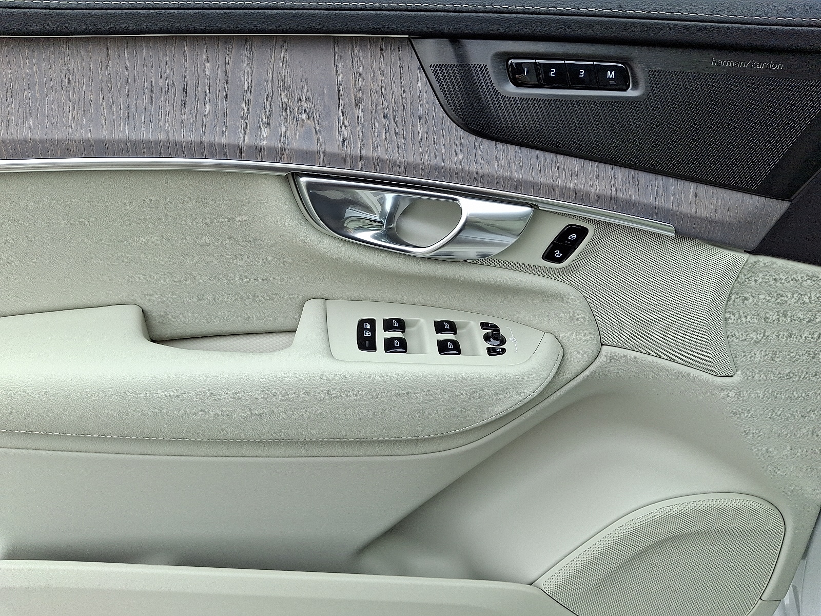 2026 Volvo XC90 Ultra - Photo 7