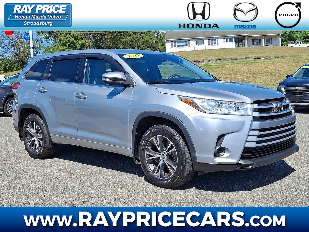 Used 2017 Toyota Highlander LE Sport Utility