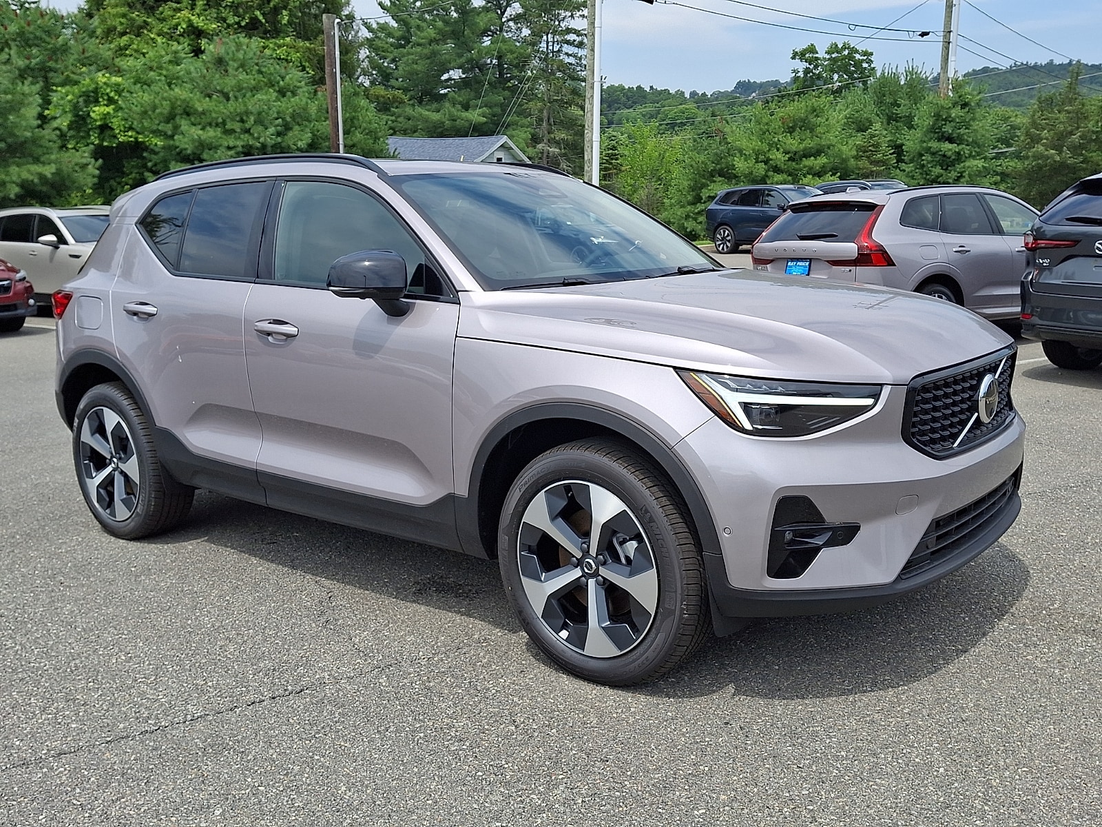 2026 Volvo XC40 Plus