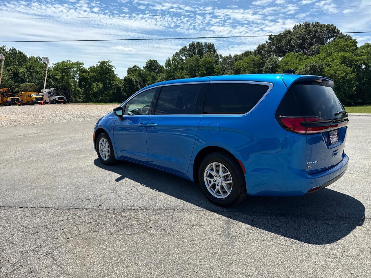 2027 Chrysler Pacifica Select - Photo 11
