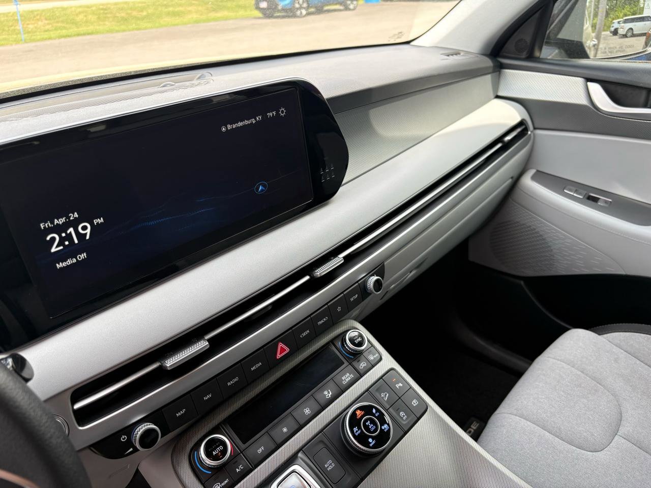 2025 Hyundai Palisade SE - Photo 15