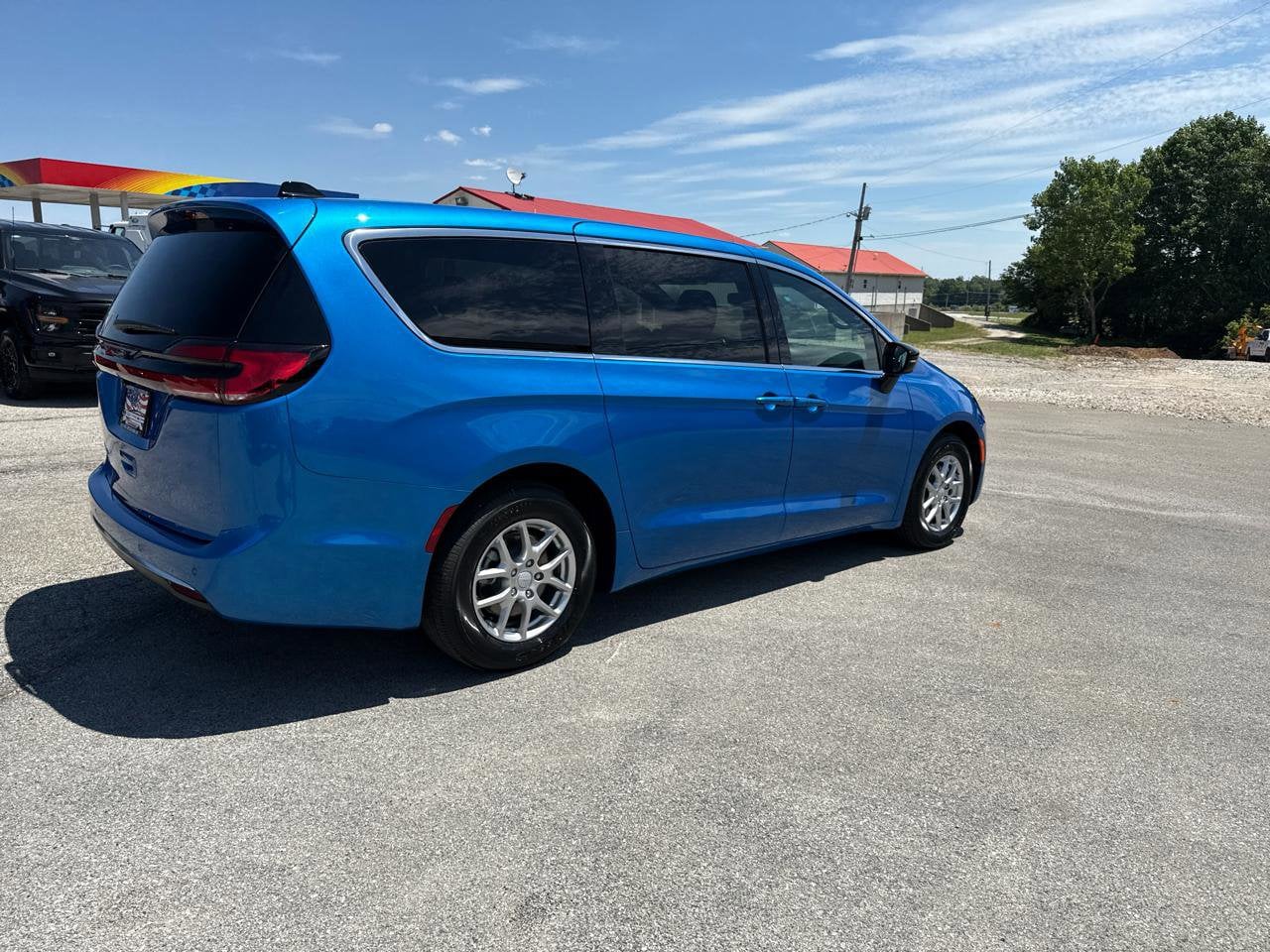 2027 Chrysler Pacifica Select - Photo 6