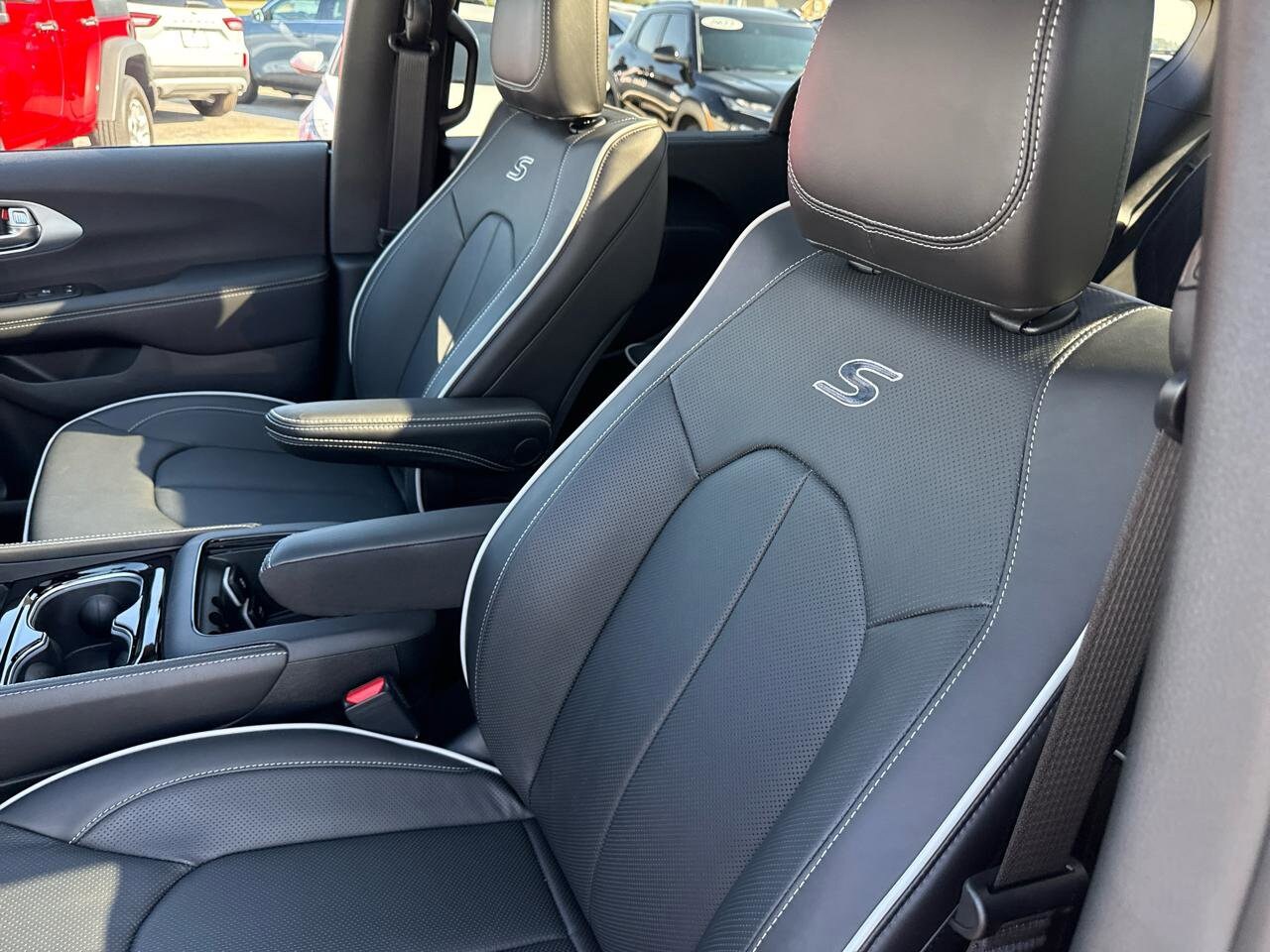 2026 Chrysler Pacifica Limited - Photo 21