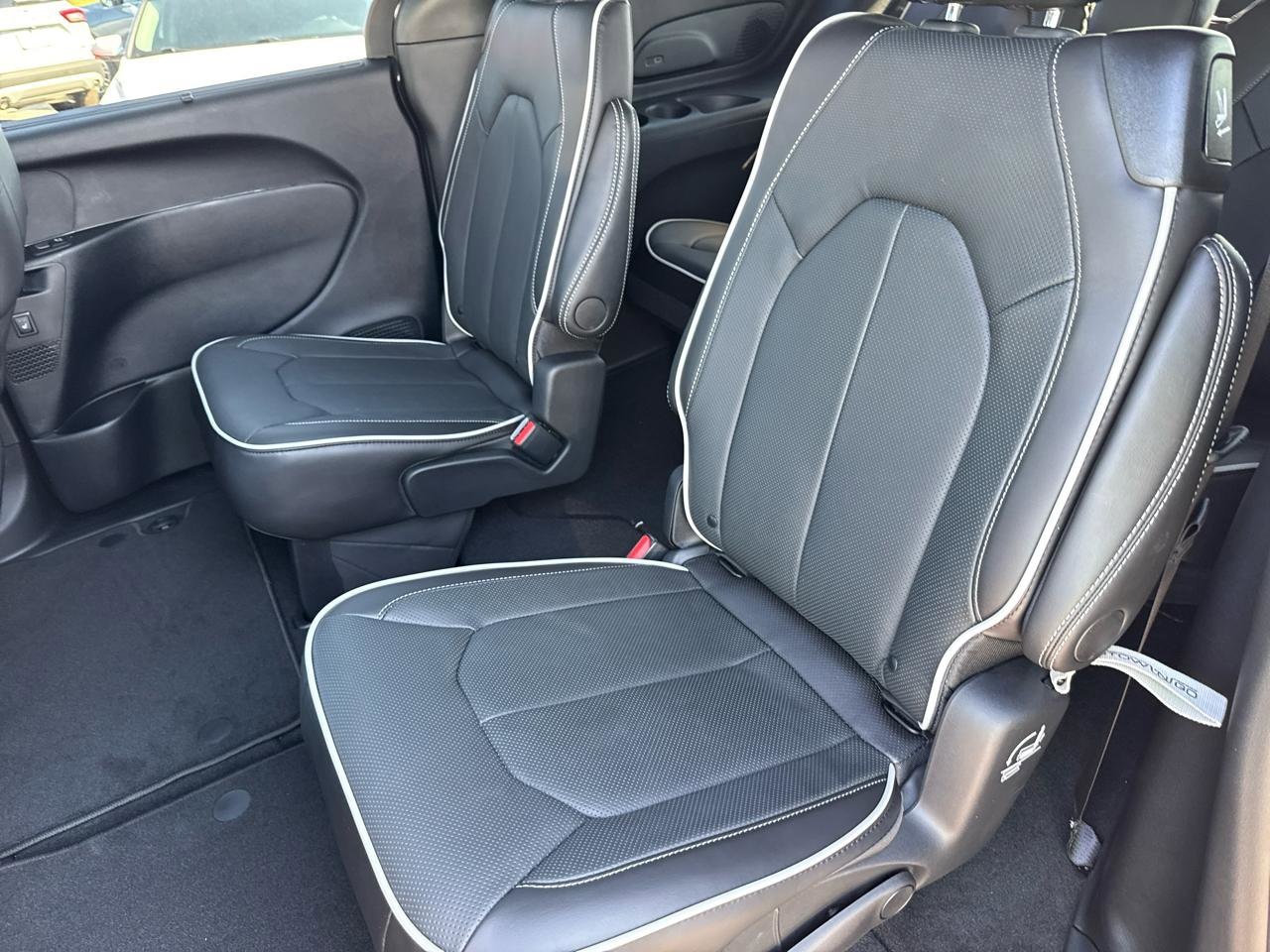 2026 Chrysler Pacifica Limited - Photo 18