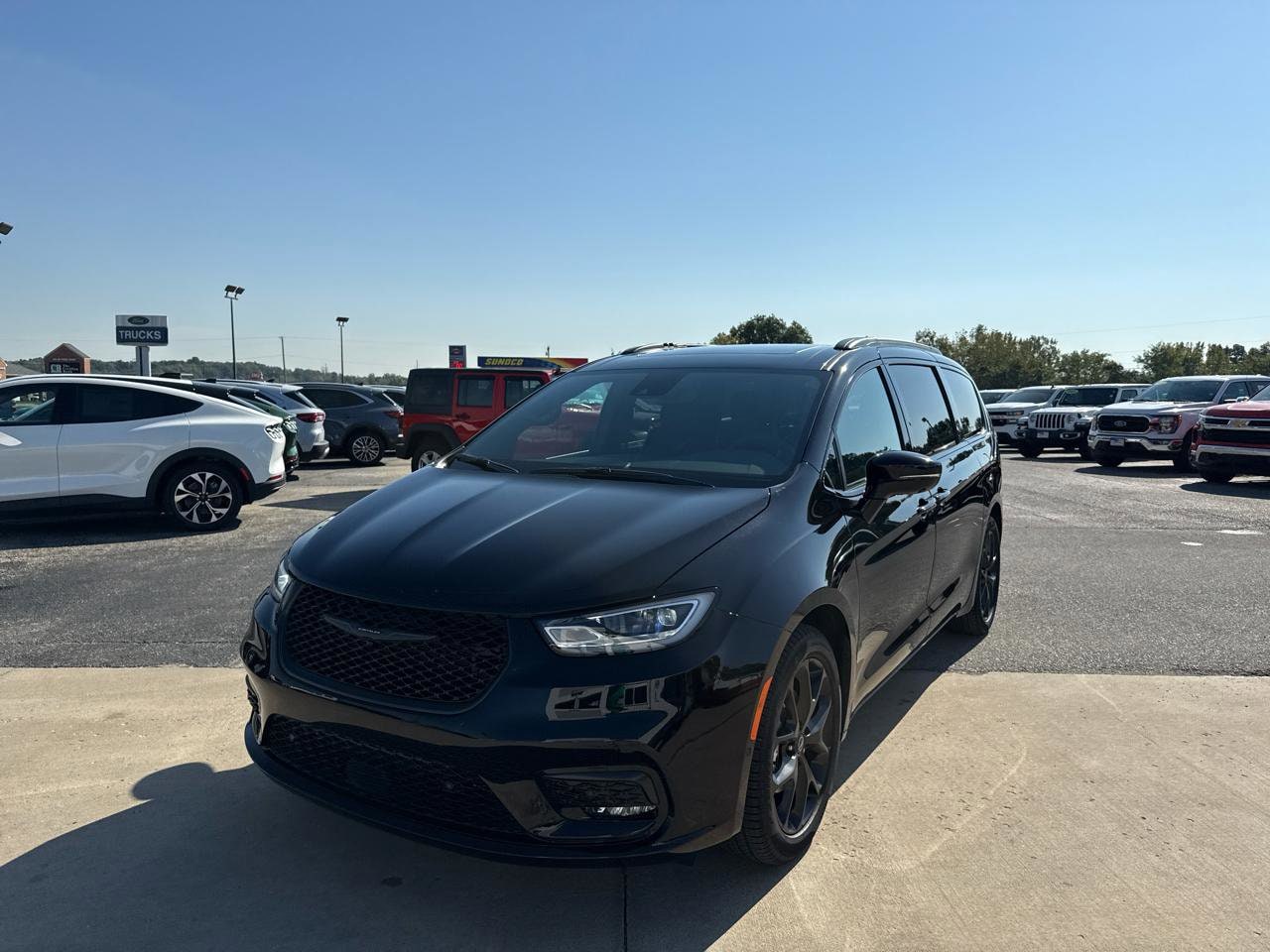 2026 Chrysler Pacifica Limited - Photo 11