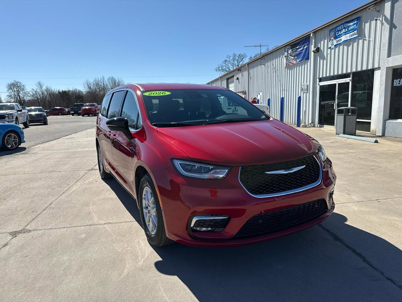 2026 Chrysler Pacifica Select's photo