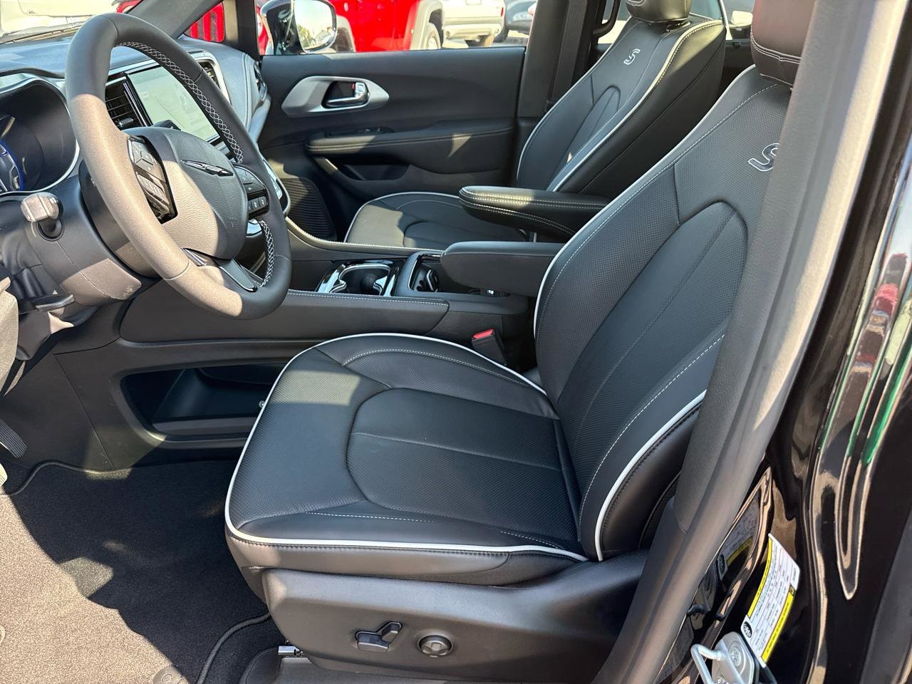 2026 Chrysler Pacifica Limited - Photo 20