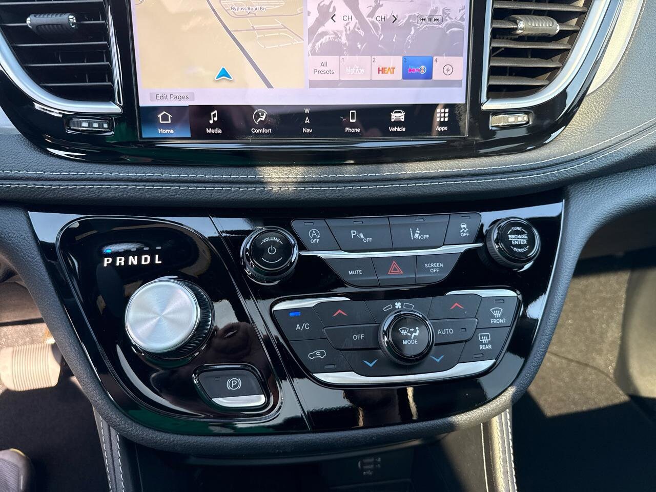 2026 Chrysler Pacifica Limited - Photo 27