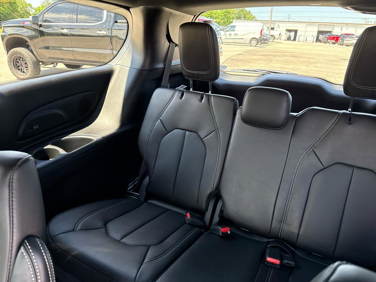 2027 Chrysler Pacifica Select - Photo 24