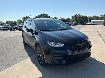 2026 Chrysler Pacifica LIMITED Passenger Van