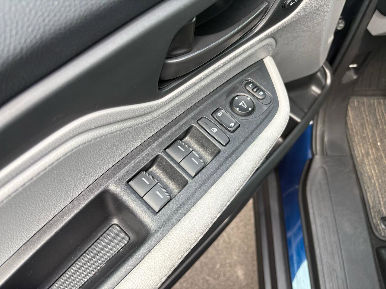 2023 Honda Odyssey EX-L - Photo 6