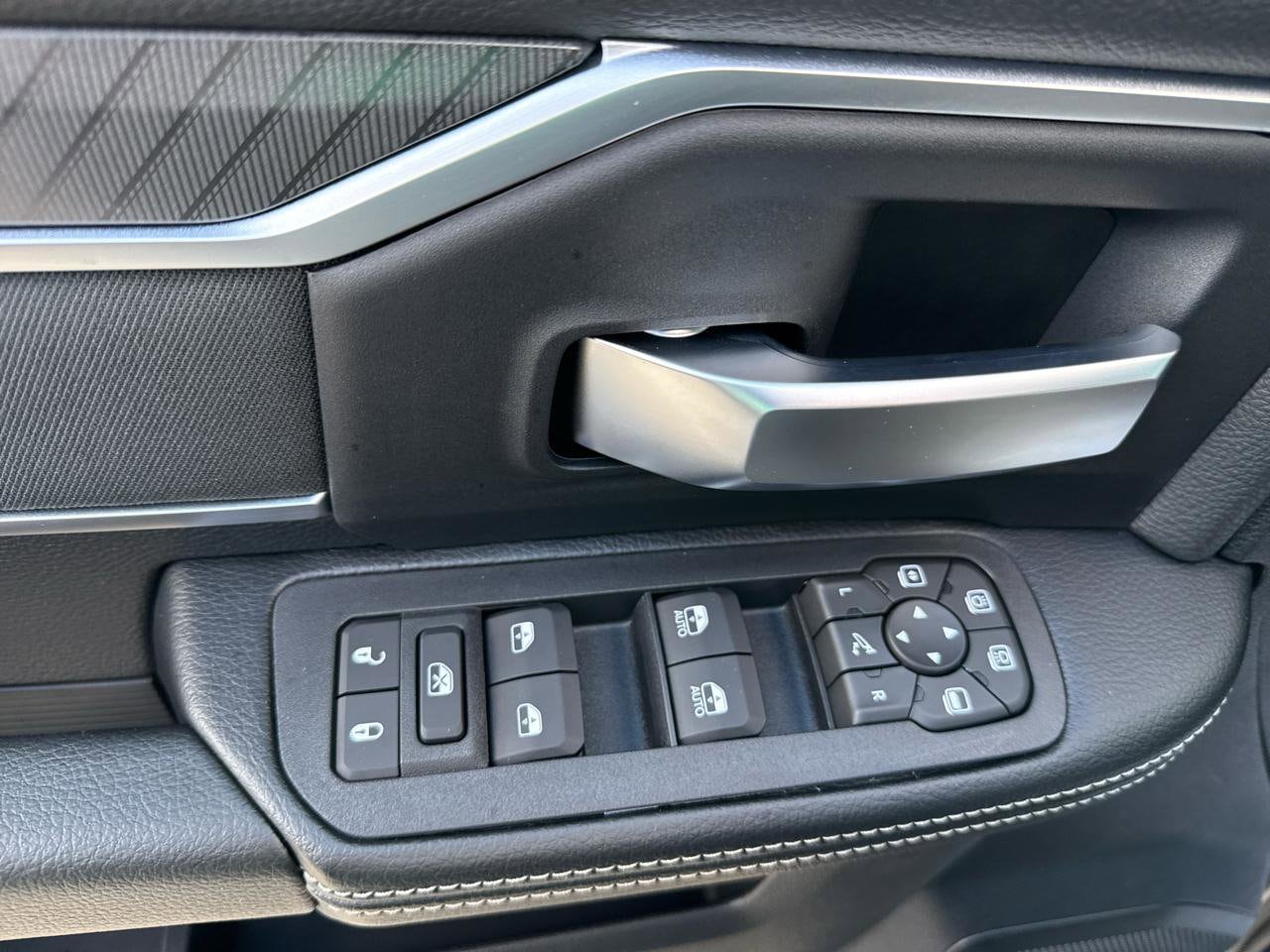 2026 RAM 2500 Big Horn - Photo 33