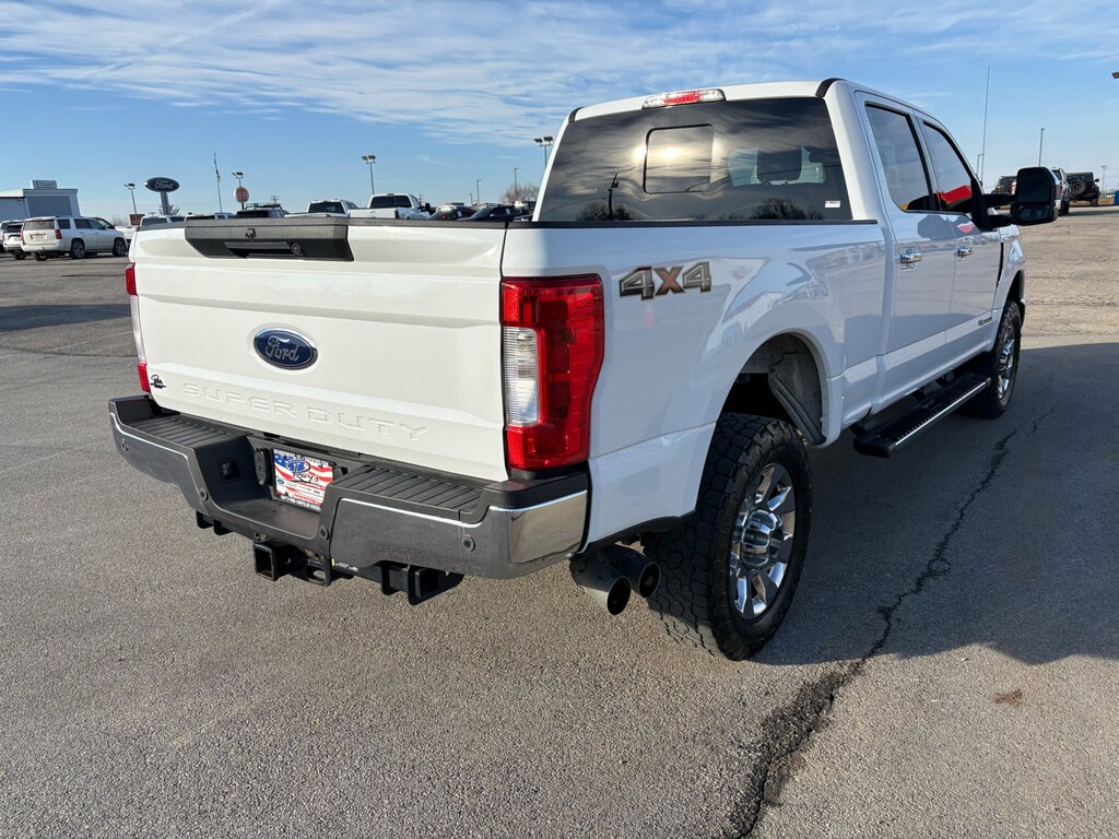 Used 2017 Ford Super Duty F-350 SRW Crew Cab 156 Lariat 4WD