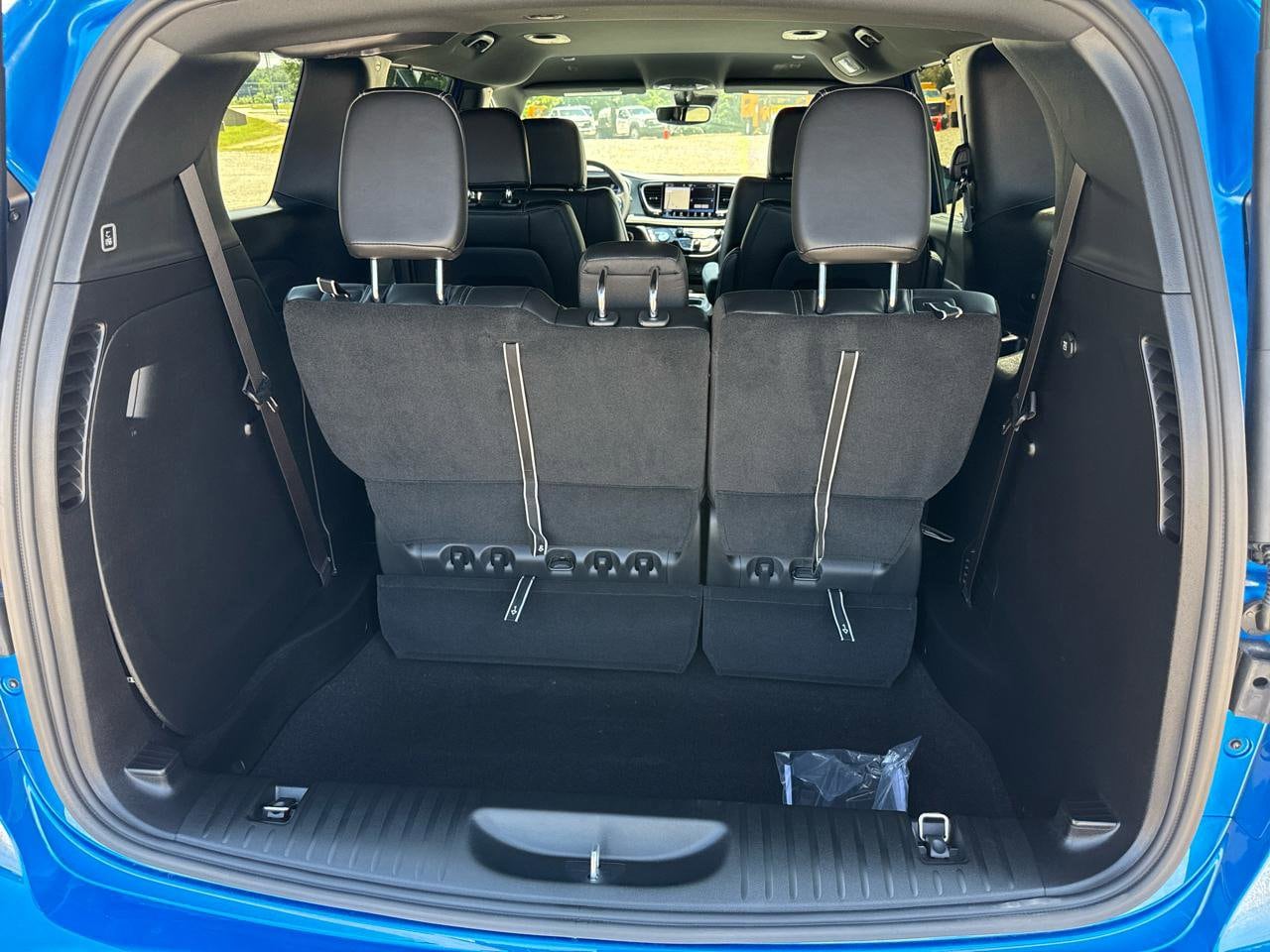 2027 Chrysler Pacifica Select - Photo 21