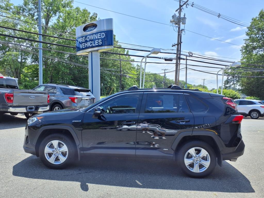 2021 Toyota RAV4 Hybrid XLE photo 3