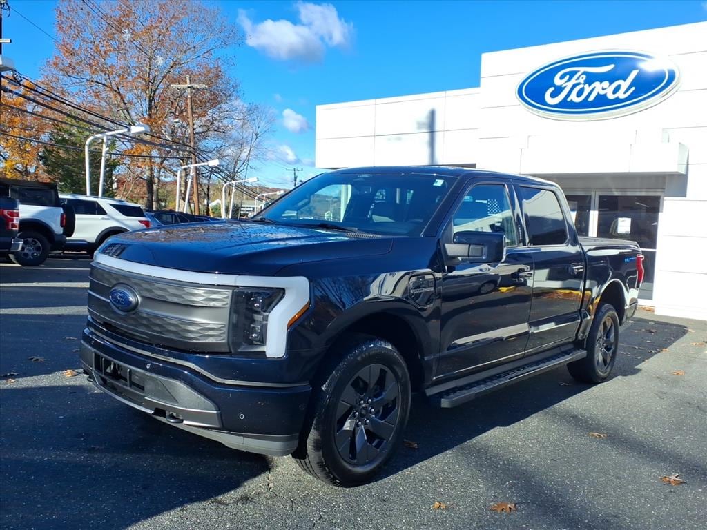 Used 2022 Ford F-150 Lightning Lariat 4WD Supercrew 5.5 Truck SuperCrew Cab