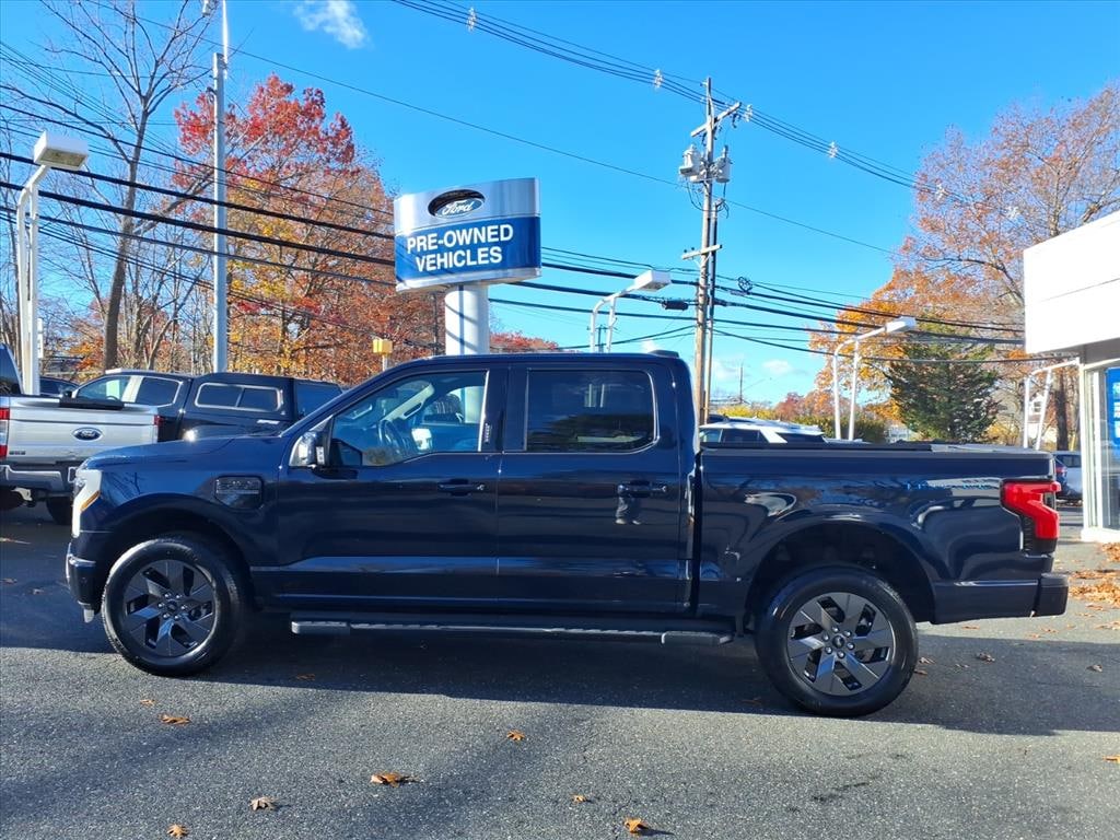 Used 2022 Ford F-150 Lightning Lariat 4WD Supercrew 5.5 Truck SuperCrew Cab