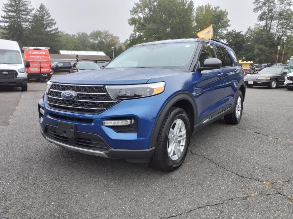 2023 Ford Explorer XLT photo 2