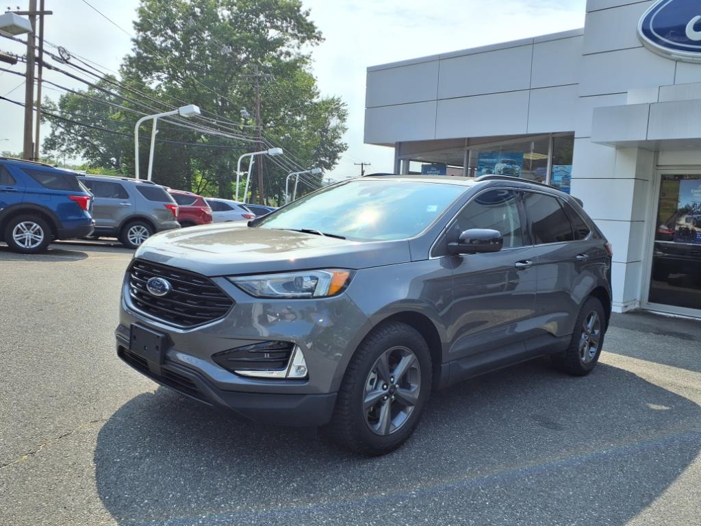 2022 Ford Edge SEL photo 3
