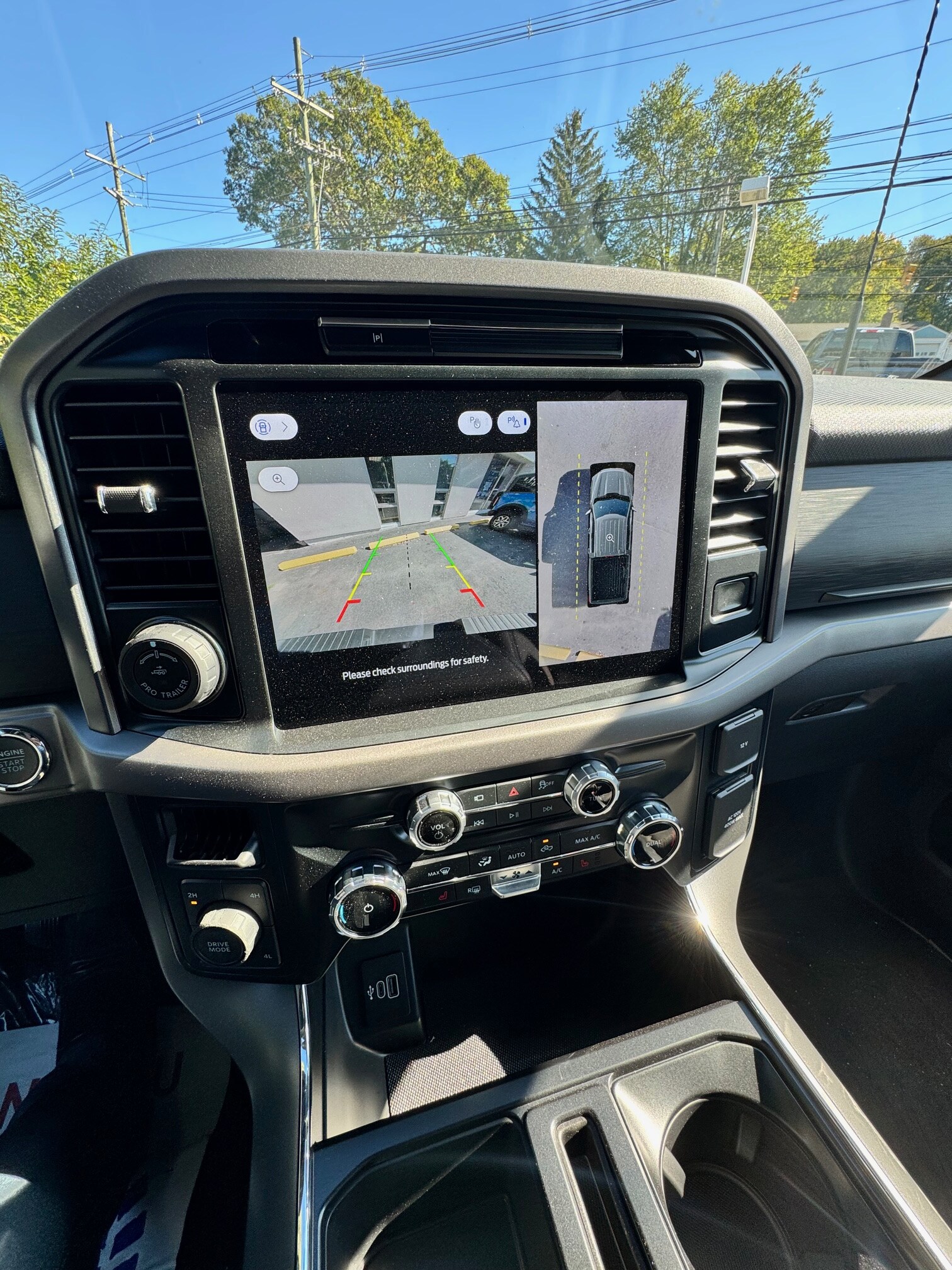 2025 Ford F-150 XLT photo 2