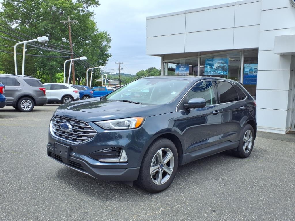 2022 Ford Edge SEL photo 3