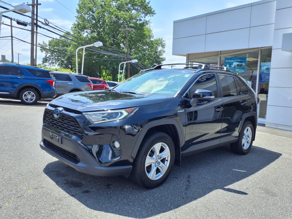 2021 Toyota RAV4 Hybrid XLE photo 2