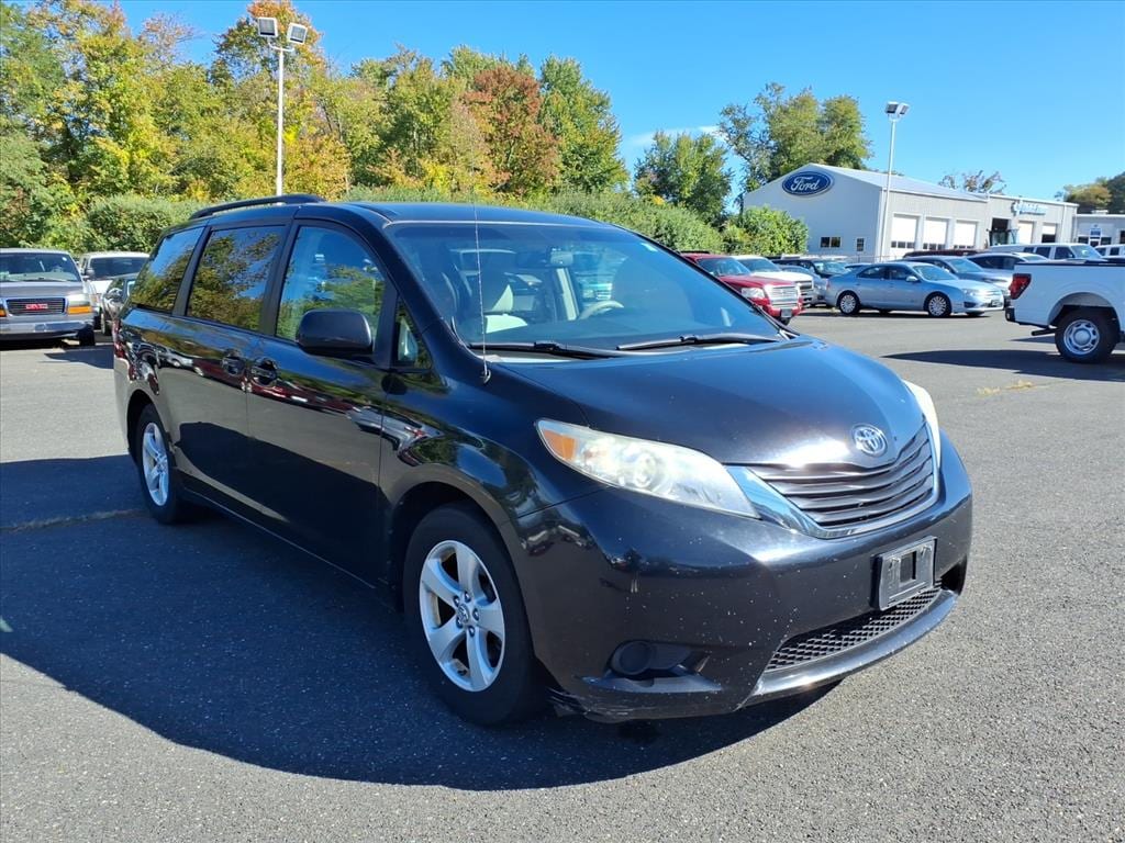 2011 Toyota Sienna LE