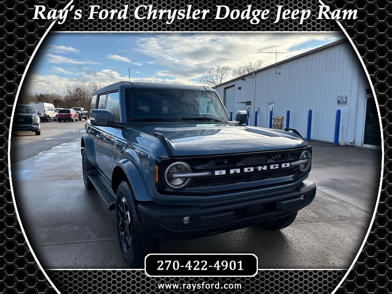 2025 Ford Bronco 4-Door Outer Banks's photo