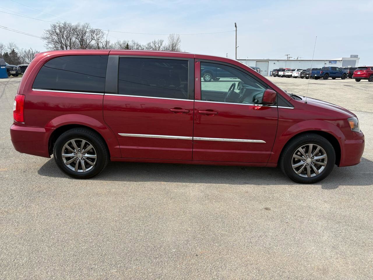 Used 2015 Chrysler Town & Country S with VIN 2C4RC1HG7FR602673 for sale in Brandenburg, KY
