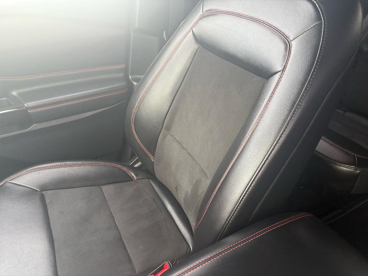 2023 Ford Explorer ST-LINE - Photo 21