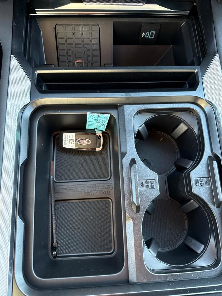 2026 Ford F-350 Super Duty Platinum - Photo 39