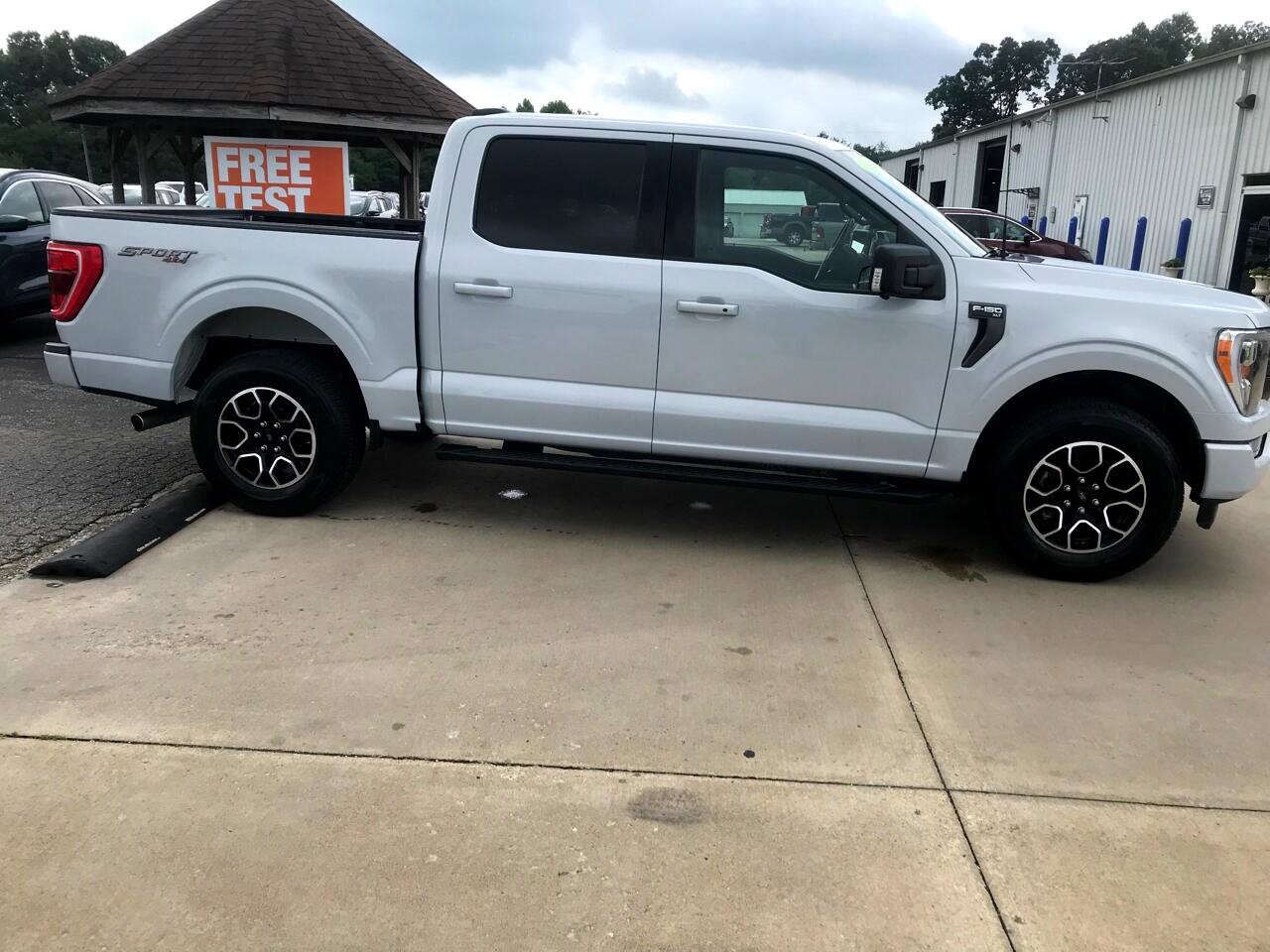 Used 2022 Ford F-150 XLT with VIN 1FTEW1EP6NKE35424 for sale in Brandenburg, KY